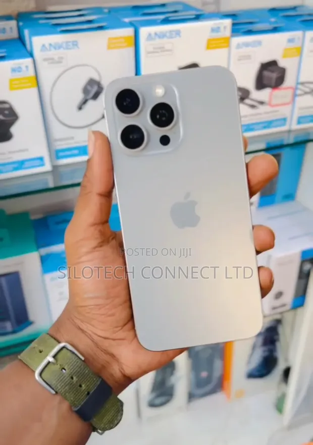 Apple iPhone 15 Pro Max 512GB Silver - 1