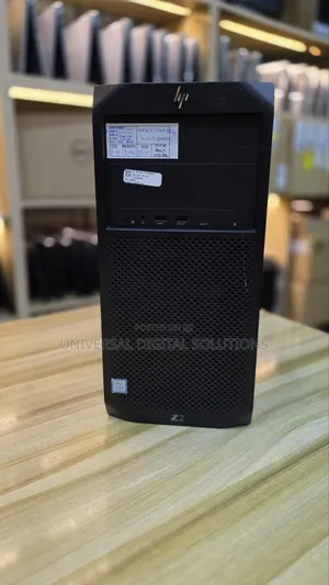 HP Z2 G4 Tower Workstation: Intel Core i7, 8GB RAM, 500GB HDD