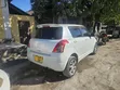 Suzuki Swift 2010 Nyeupe - 2