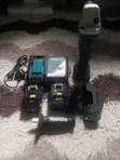 Makita 18V Cordless Angle Grinder + 2 Batteries - 2