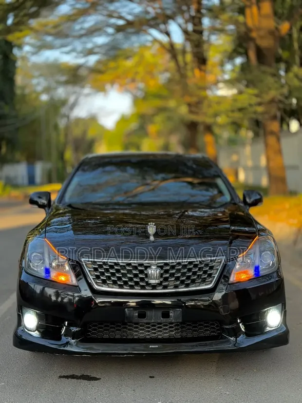 Toyota Crown Athlete 2011 - 1