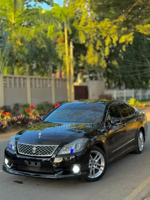 Toyota Crown Athlete 2011