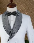 Suti Nyeupe na Fedha yenye Mapambo kwenye Lapel - 3