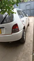 Toyota Starlet 1998 White - 5