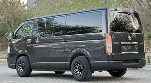 Toyota Grand HiAce 2002 Van