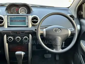 Toyota IST 2003 Silver