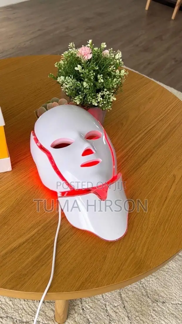 Maski ya Uso ya LED yenye Rangi - 1