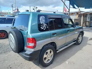 Mitsubishi Pajero IO 2005 Kijani