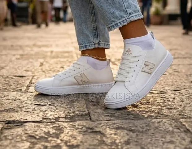 N-Plus Sneakers - Toleo la Kawaida Nyeusi Nyeupe - 1