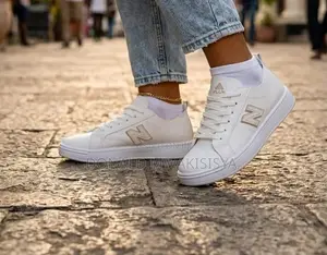 N-Plus Sneakers - Toleo la Kawaida Nyeusi Nyeupe