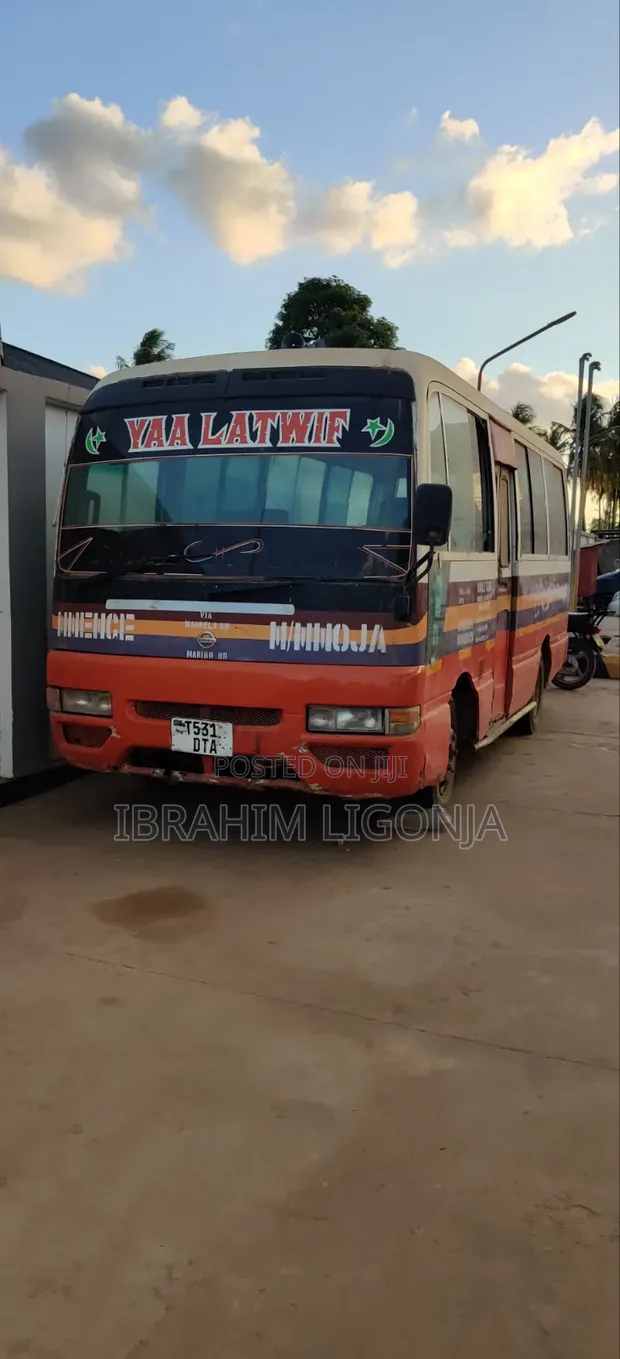 Nissan Caravan 2003 - Engine Repair Needed - 1