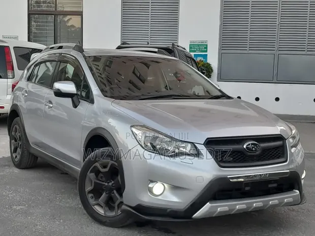 Subaru XV 2012 Silver - 1