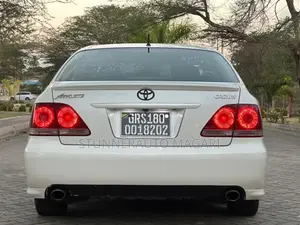Toyota Crown Athlete Royale 2005 Nyeupe