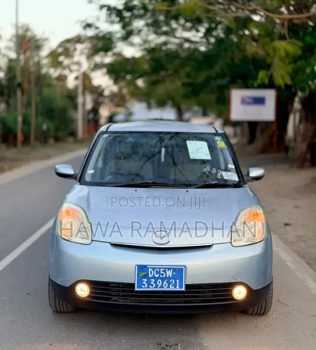 Mazda Verisa 2005 Hatchback - 1