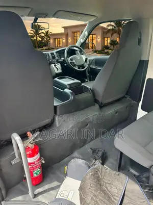 Toyota HiAce High Top 2014