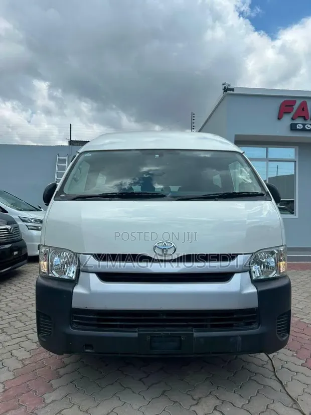 Toyota HiAce High Top 2014 - 1