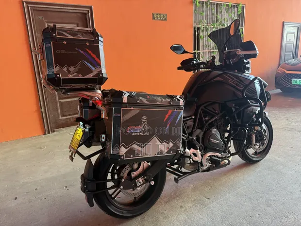 Benelli TRK 702 X 2025 - Nyeusi - 1