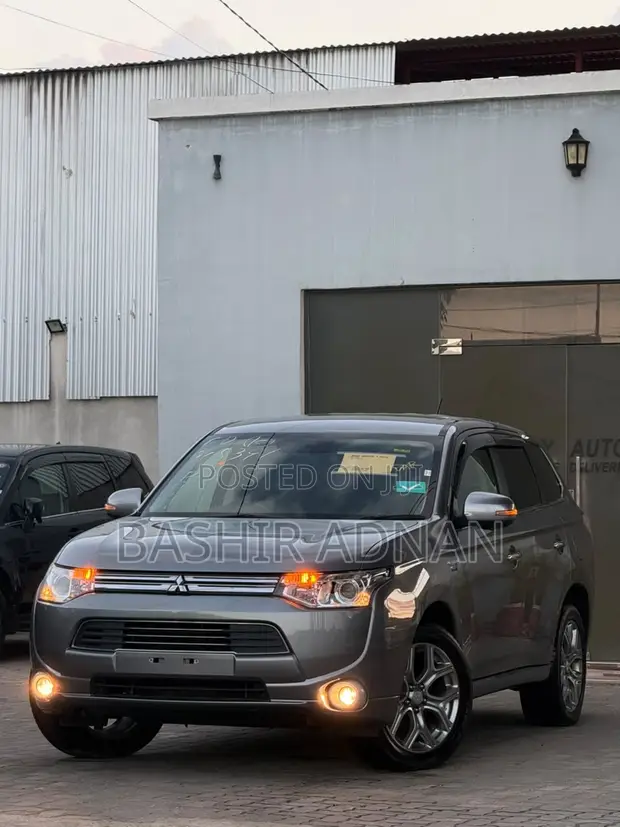 Mitsubishi Outlander 2.4 PHEV AWD 2014 Gray - 1