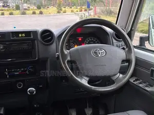 Toyota Land Cruiser 2016 White