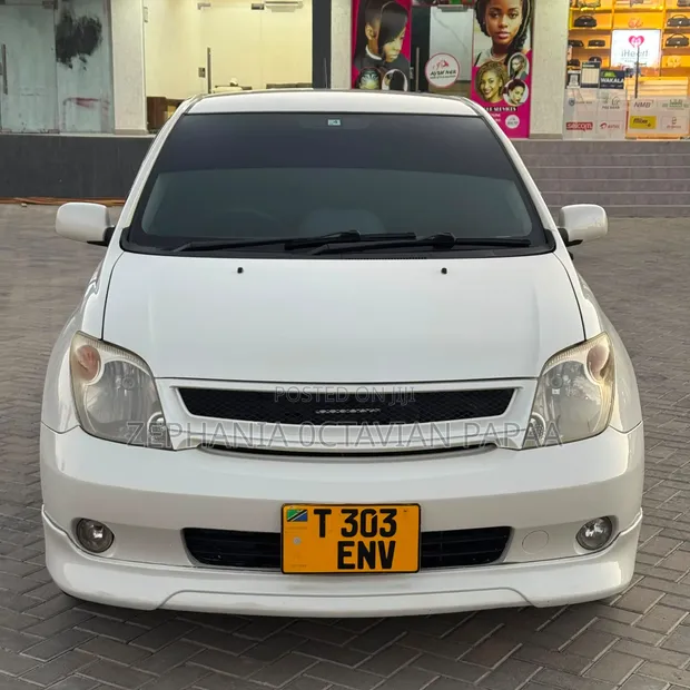 Toyota IST 2003 - 1