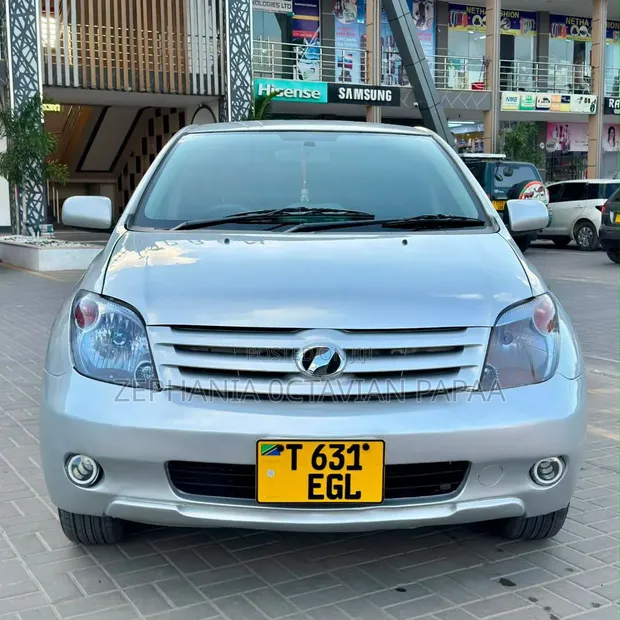 Toyota IST 2006 Silver - 1