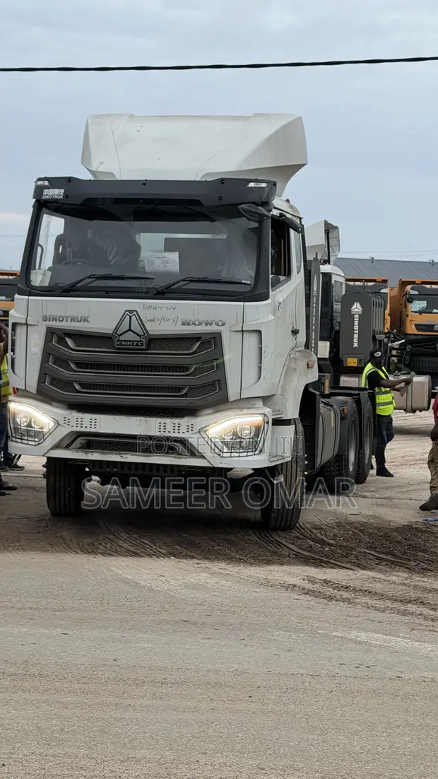 Sinotruk Howo NX 371 - 6x4 Heavy-Duty Truck - 1