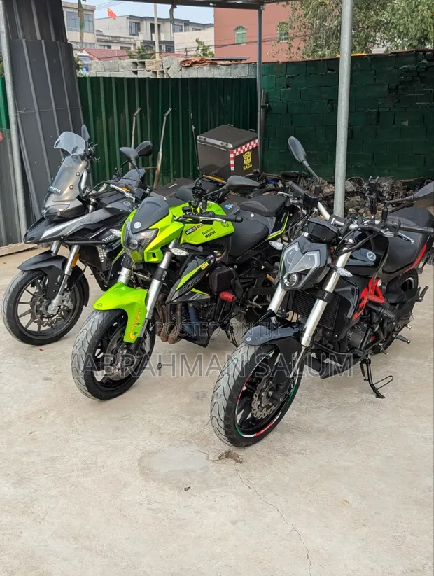 Benelli TNT 300 2019 Nyeusi - 1