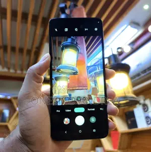 Motorola Moto G (2025) 8GB Nyeusi