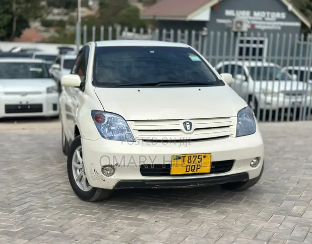 Toyota IST 2005 Pearl - 1