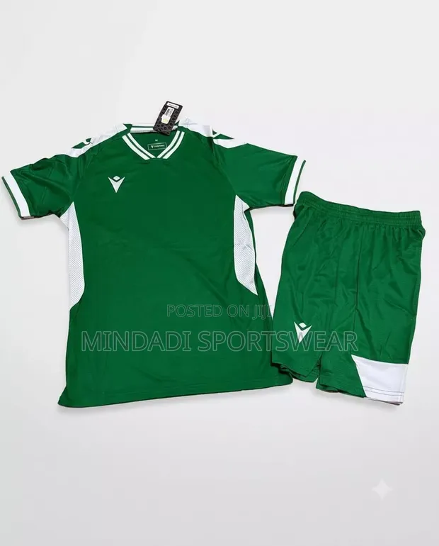 High Quality PC 16 Football Jersey Set (Includes Goalkeeper) - 1