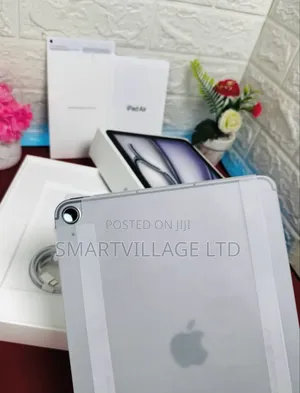 Apple iPad Air 13" (2024) M2 256GB Nyeusi