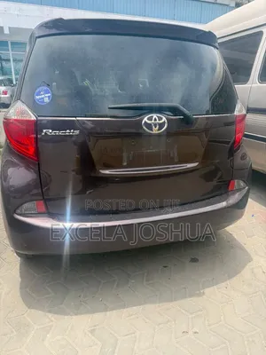 Toyota Ractis 1.3 FWD 2011 Hatchback - Black