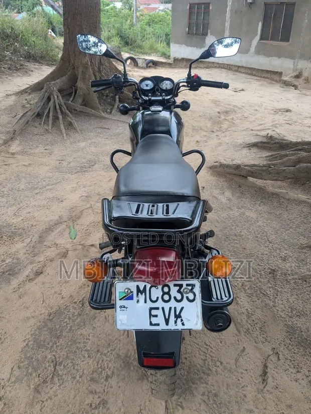 TVS HLX 125 2025 Nyeusi - 1