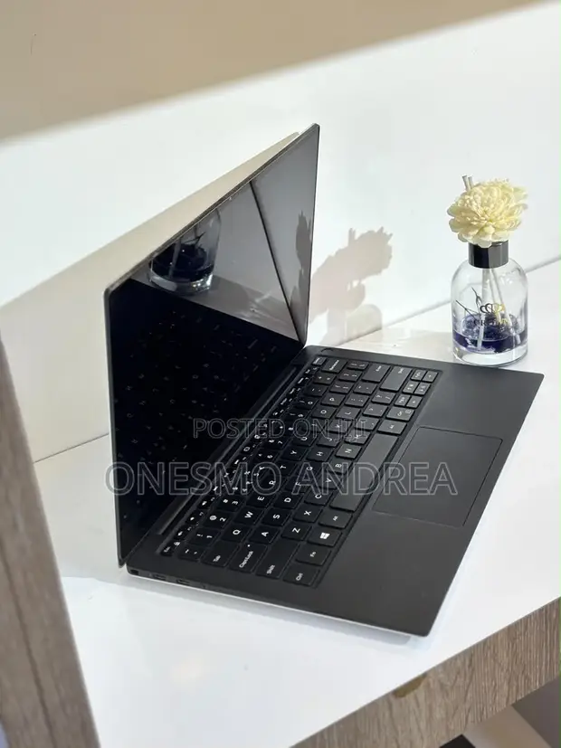 Laptop Dell XPS 13 - 16GB RAM, i7, 256GB SSD - 1