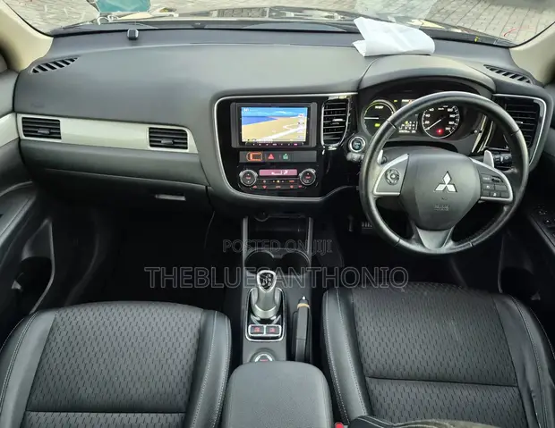 Mitsubishi Outlander PHEV G Safety Package 2014 - 1