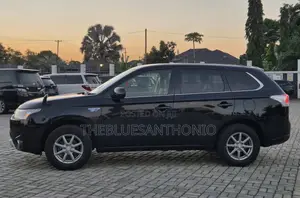 Mitsubishi Outlander PHEV G Safety Package 2014