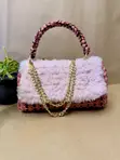 Mkoba wa Crochet Uliotengenezwa kwa Mikono na Manyoya Bandia - 1