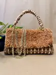 Mkoba wa Crochet Uliotengenezwa kwa Mikono na Manyoya Bandia - 3