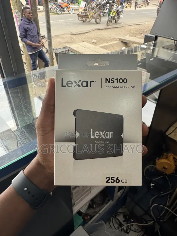 Lexar NS100 256GB 2.5" Internal SATA SSD - 1