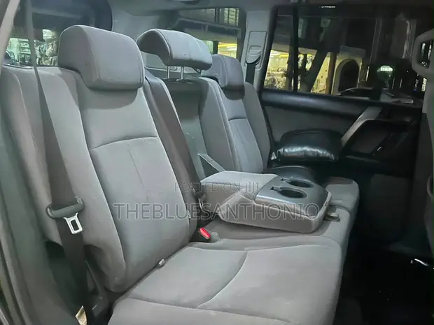 Toyota Land Cruiser Prado 2011 Black - 1