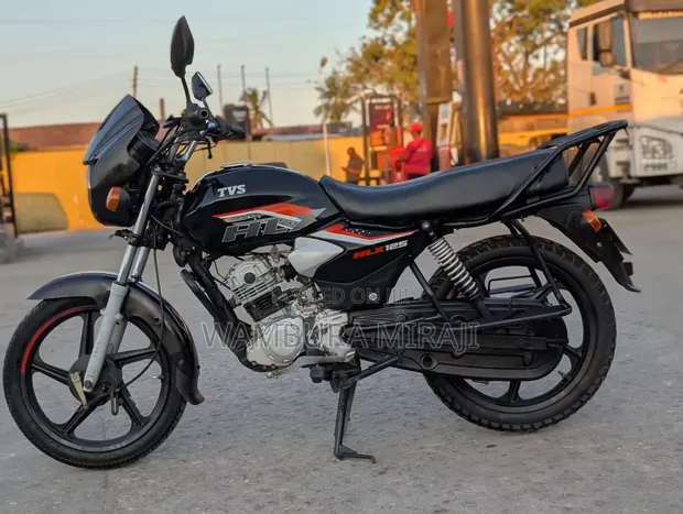 TVS HLX 125 2026 Black - 1