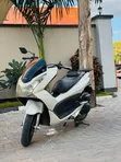 Honda Motorcycle 2025 White - 1