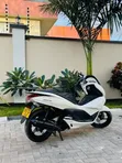 Honda Motorcycle 2025 White - 2