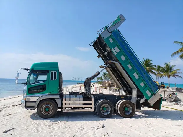 Mitsubishi Fuso Super Great Lori la Taka - 1