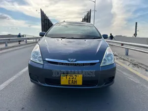 Toyota Wish 2004 Kijivu