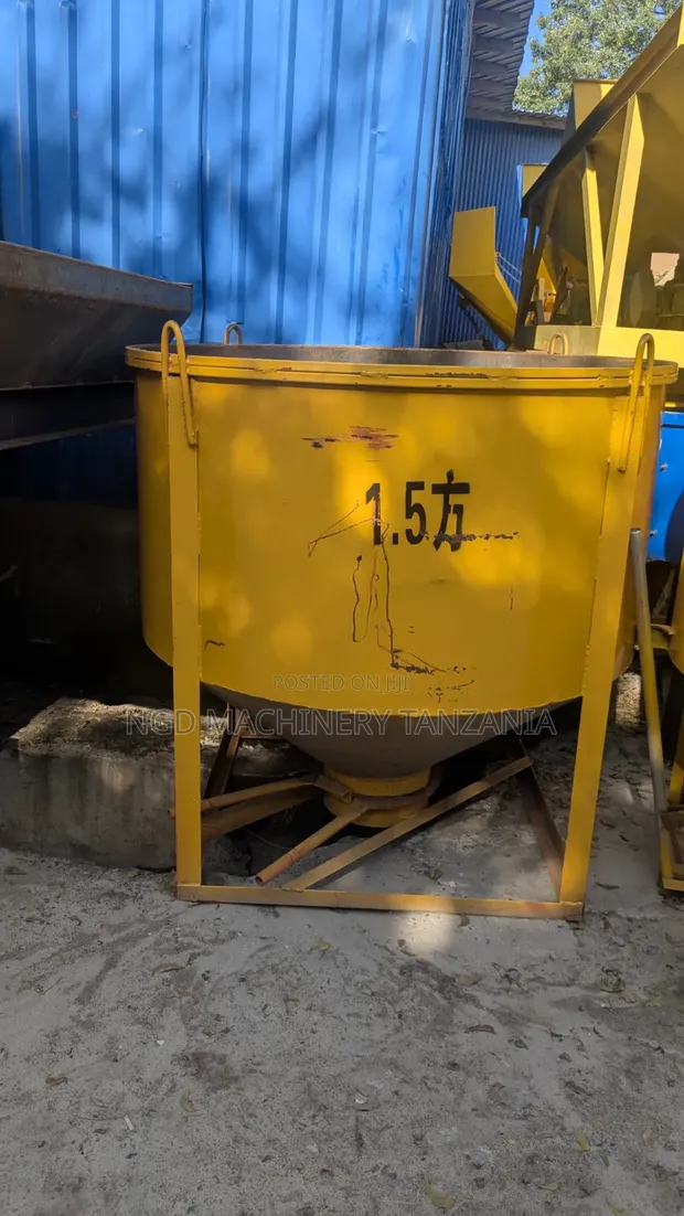 1.5m3 Concrete Bucket - Heavy-Duty Construction Equipment - 1