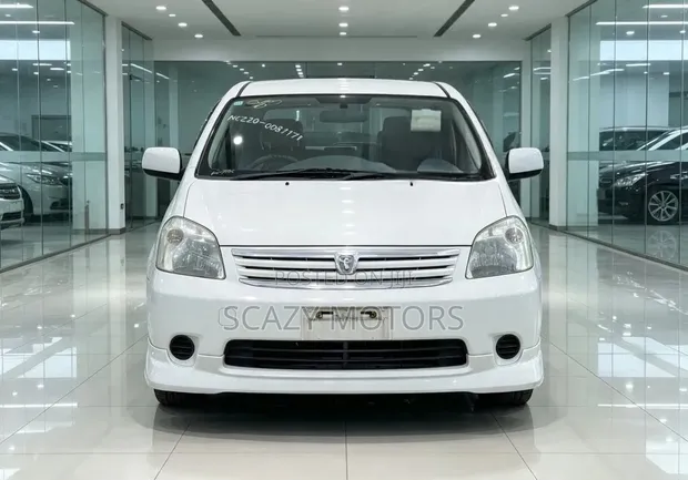 Toyota Raum 2005 White - 1