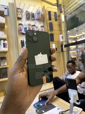 Apple iPhone 13 128GB Nyeupe