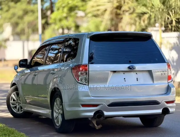 Subaru Forester 2009 Silver - 1
