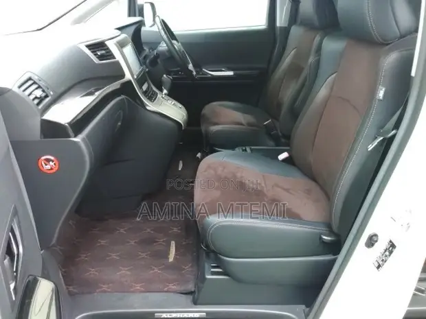 Toyota Alphard 2.4 Petrol AWD 2013 White - 1